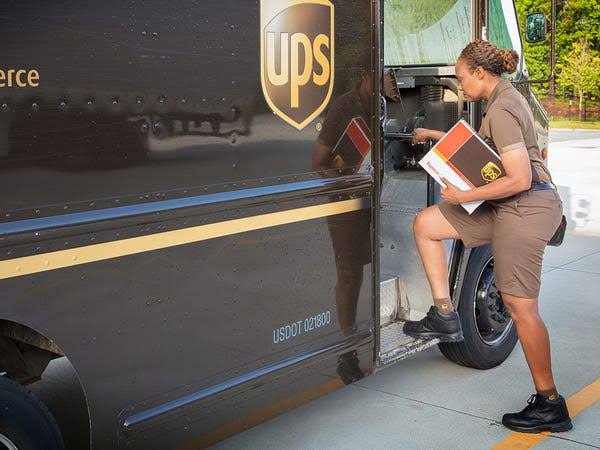 Best-work-boots-for-UPS-package-handlers