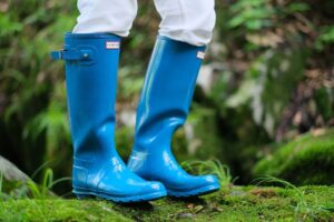 How To Stretch Hunter Rain Boots to Fit Calves? 5 Simple Tips