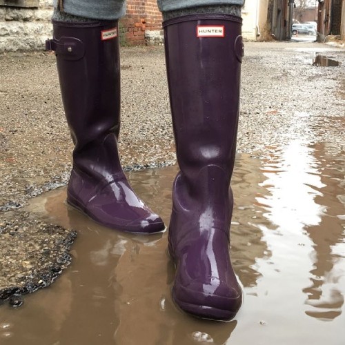Why Do Electricians Wear Rubber Boots And Gloves [Information]